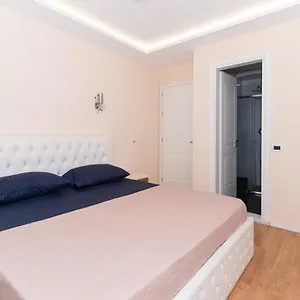 https://tirana-central-exlusive.hotels-in-tirana.com